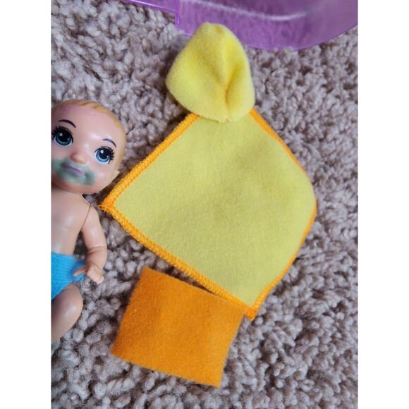 Barbie Skipper Babysitters Inc. Feeding and Bath-Time Playset - Picture 5 of 5